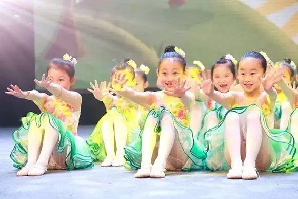 孩子练舞蹈，这几个坏习惯可千万要改掉啊！ (http://www.hnyixiao.com/) 教育资讯 第2张